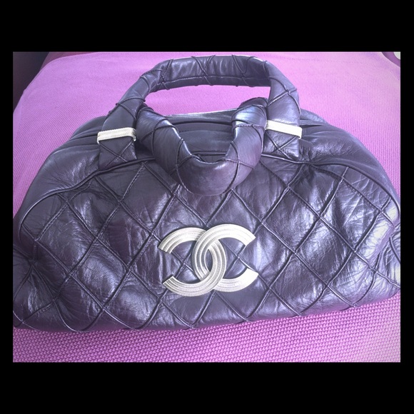 Chanel Large tote bag - Picture 1 of 8